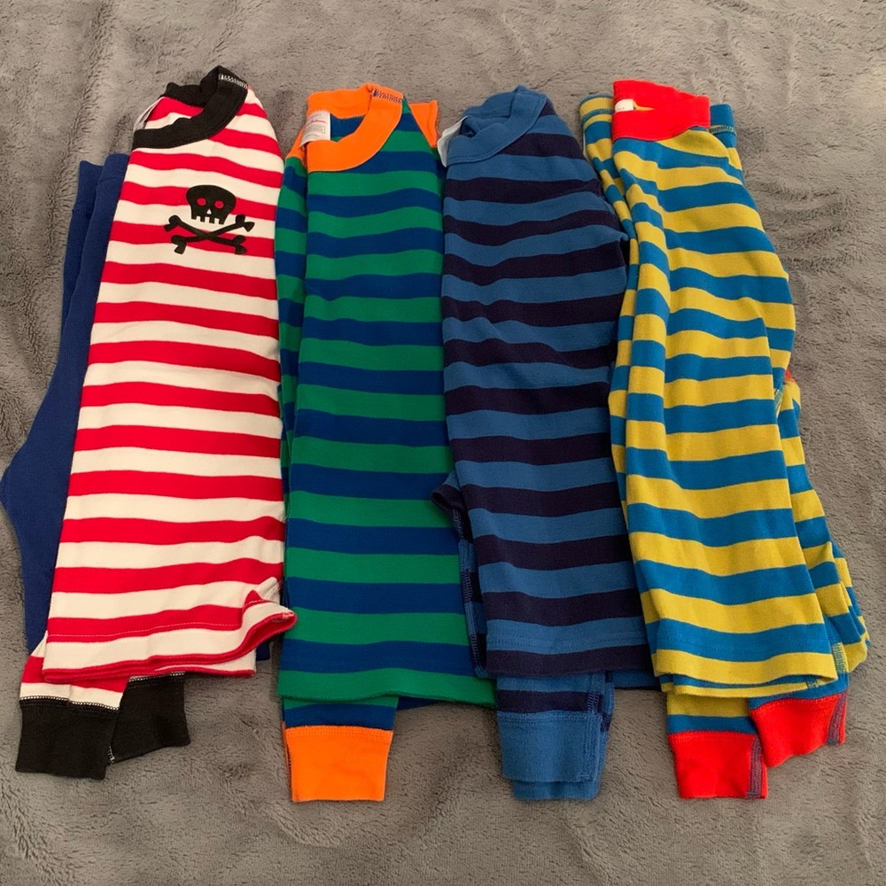 LOT of 4 sets of Hanna Andersson Long John pajamas SIZE 130